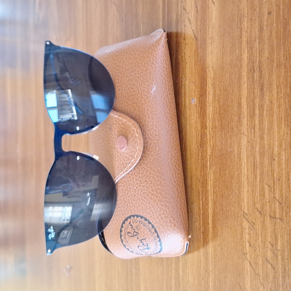 Rayban sunglasses (New, not been used)